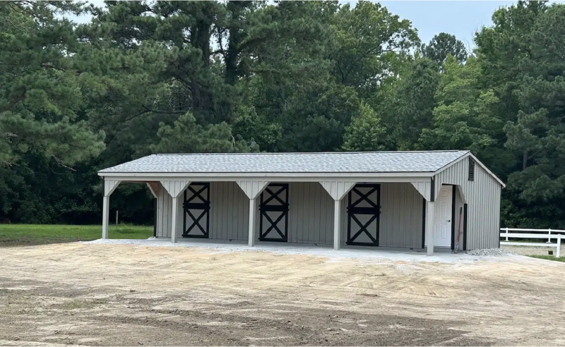 Shed Row with Overhang and Storage
